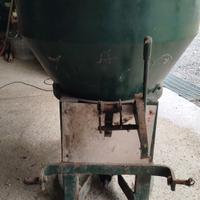 concimatrice per trattore