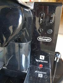 Macchina di caffè Delonghi.