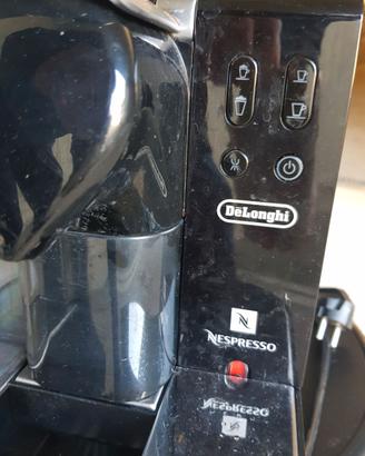 Macchina di caffè Delonghi.