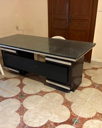 Scrivania da studio