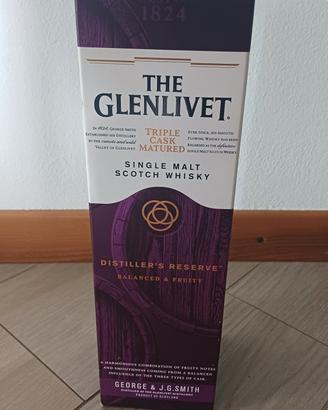 bottiglia whiskey vuota