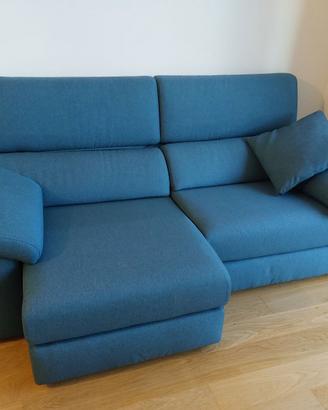 Divano blu di Poltronesofa