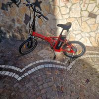 Bici a pedalata assistita pieghevole Tucano