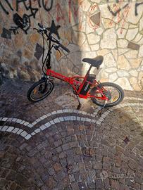 Bici a pedalata assistita pieghevole Tucano