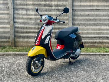 Vespa Primavera 125 Disney Mickey Mouse Edition