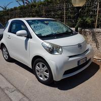 Toyota iq