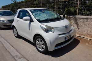 Toyota iq