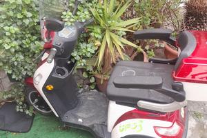 scooter elettrico per anziani e disabili 