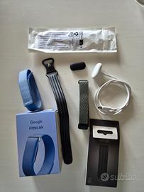 google Fitbit con accessori e cinturini extra