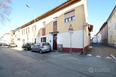 CASA SEMINDIPENDENTE A ALESSANDRIA