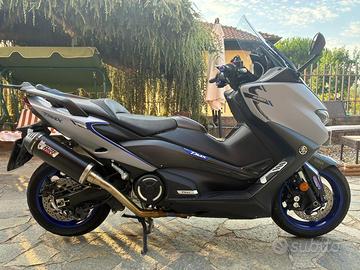 Scooter TMAX 560
