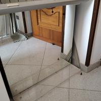specchio bagno con luci e mensola