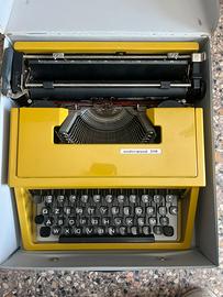 Macchina da scrivere portatile Underwood 310