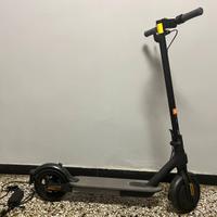 Monopattino elettrico Xiaomi Essential, usato poco