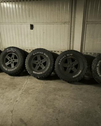  5 gomme 35 + 5 cerchi 17 neri Wrangler jk