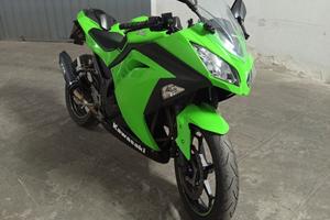 Kawasaki ninja 300 abs