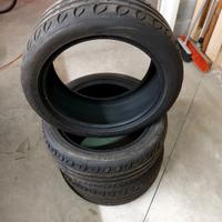 Gomme auto estive