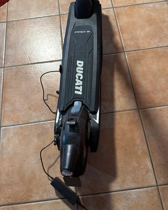 Monopattino Ducati pro 3