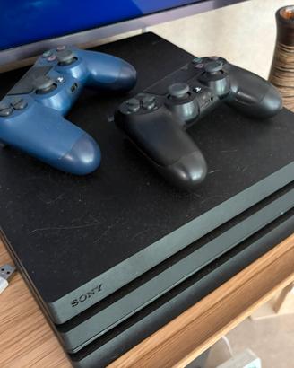 Playstation 4 Pro con 7 giochi