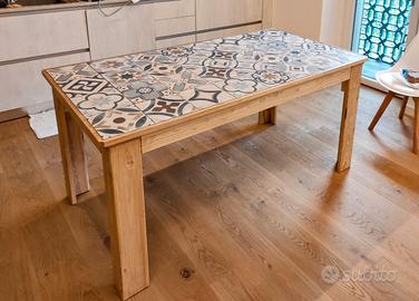 Tavolo design legno massello maiolica vintage 