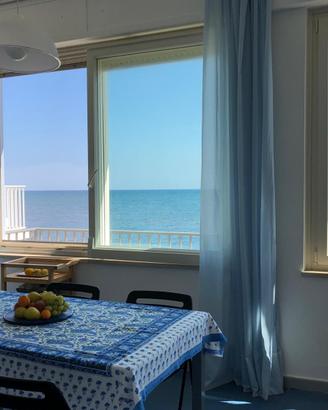 APPARTAMENTO FRONTE MARE