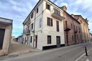 2 LOCALI A PISCINA