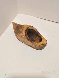 Posacenere Antico Zoccolo in Legno. Scultura Vinta