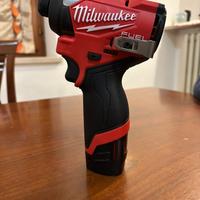Avvitatore ad impulsi Milwaukee M12 Fuel