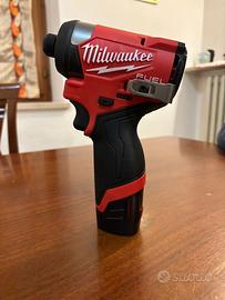 Avvitatore ad impulsi Milwaukee M12 Fuel