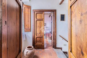 CASA SEMINDIPENDENTE A VETRALLA