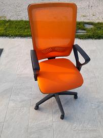 sedia  da ufficio..