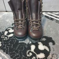 SCARPE DA MONTAGNA VIBRAM NUMERO 40 UNISEX NUOVI