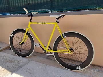 Bicicletta fixed, scatto fisso e contropedale 