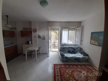 VARAZZE appartamento trilocale con giardino