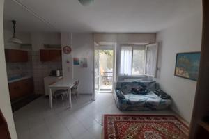 VARAZZE appartamento trilocale con giardino