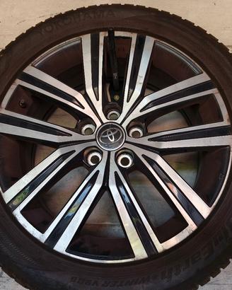 gomme  più cerchi 18 pollici toyota