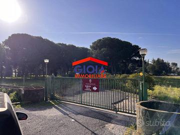 Terreno di 70500 m² a Cellole