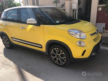 Fiat 500 L trekking gialla