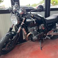 SUZUKI GSX 750