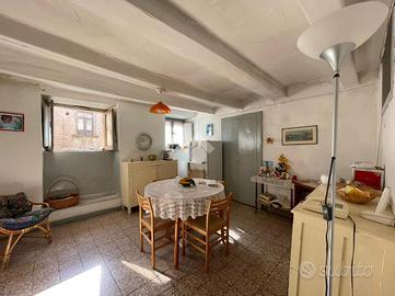 6 LOCALI A COSENZA