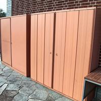 MOBILE IN METALLO CON ANTE SCORREVOLI