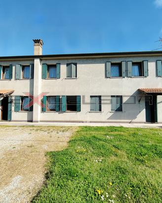 CAVARZERE - VILLA SINGOLA SUDDIVISA IN DUE APPARTA