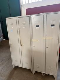 Armadietto metallico due ante