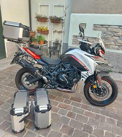Benelli Trk 702 X   04/2024    3500 km .