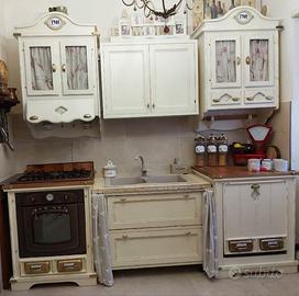 Cucina completa, compreso di frigo (2ª foto)