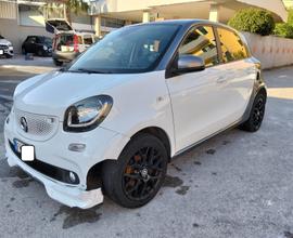 Smart ForFour 90 0.9 Turbo 2018 SINISTRATA