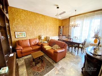 AMPIO APPARTAMENTO CON 3 CAMERE - PIANO ALTO CON T