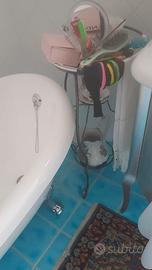 Catino, brocca e portasaponetta.