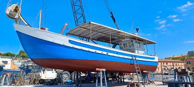 Barca con licenza di pesca e pescaturismo