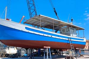 Barca con licenza di pesca e pescaturismo